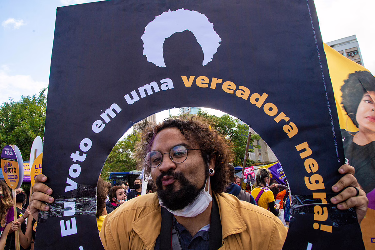 Lutar contra a fragmentação identitária